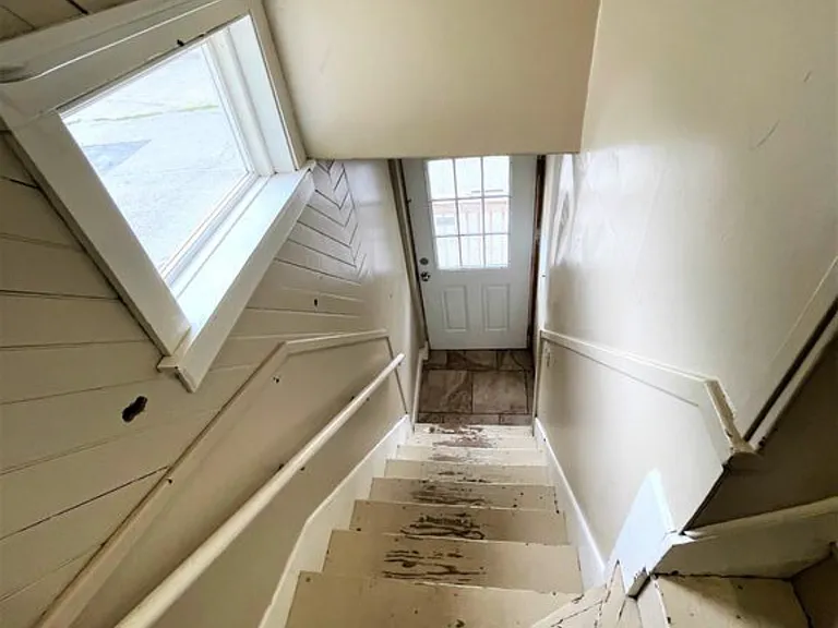 150 Bridge St #10 — Photo 5
