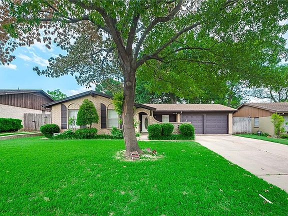 3rd image of 2101 Rockmoor Dr