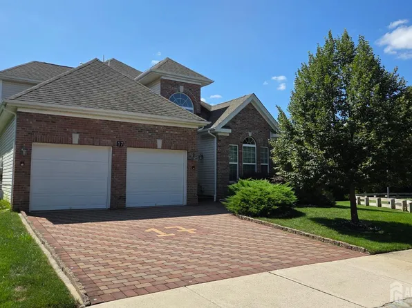 17 Aquaduct Rd, Monroe Township, NJ 08831