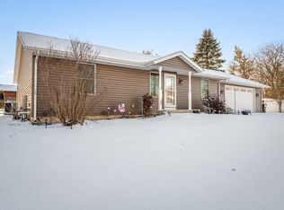 307 E Main St, Winnebago, IL 61088