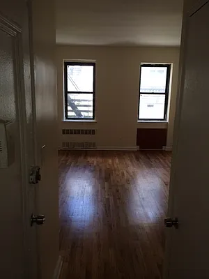 Rented by Eric Goodman Realty Corp | media 24