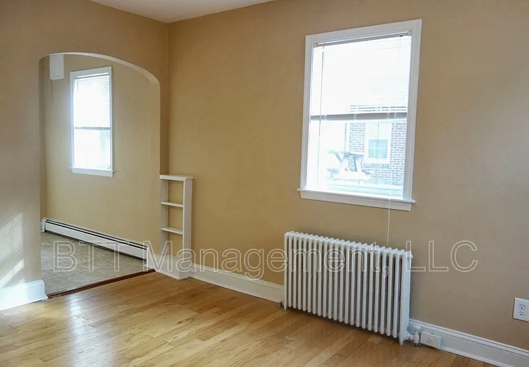 8105 Greenwood Ave #E — Photo 1