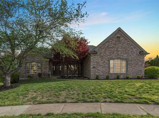 401 Equestrian Pointe Ct, Chesterfield, MO 63005