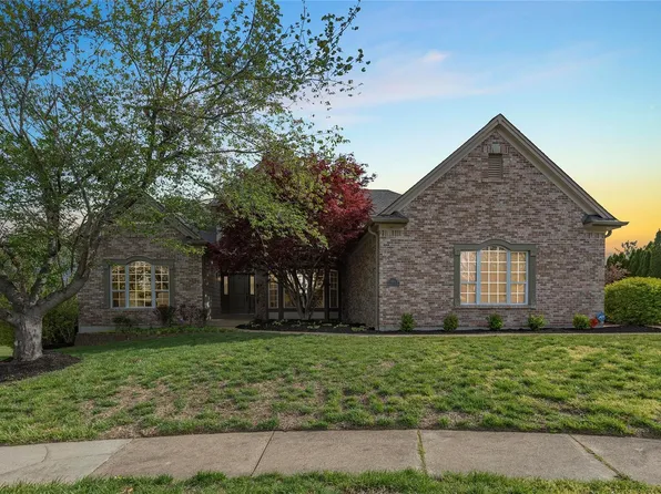 401 Equestrian Pointe Ct, Chesterfield, MO 63005