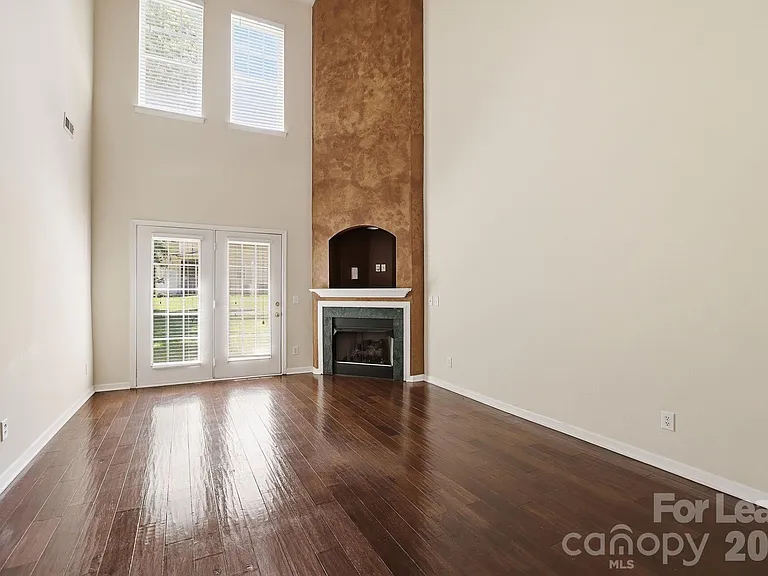 10781 Essex Hall Dr — Photo 10