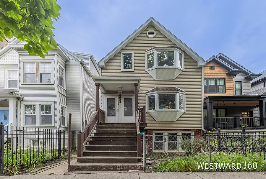2433 N Talman Ave #G