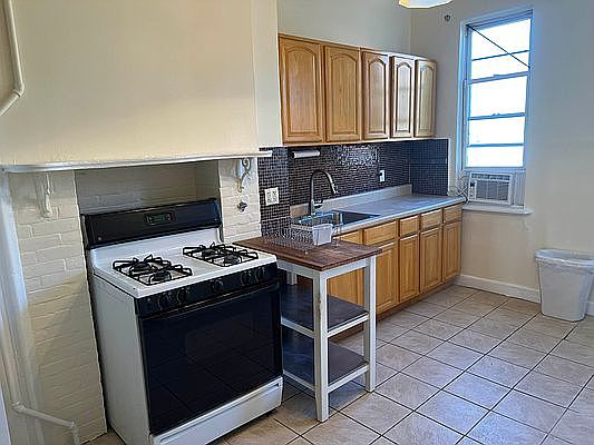 1st image of 16 Morgan Ave APT 2L
