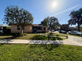 18424 Calvert St, Tarzana, CA 91335