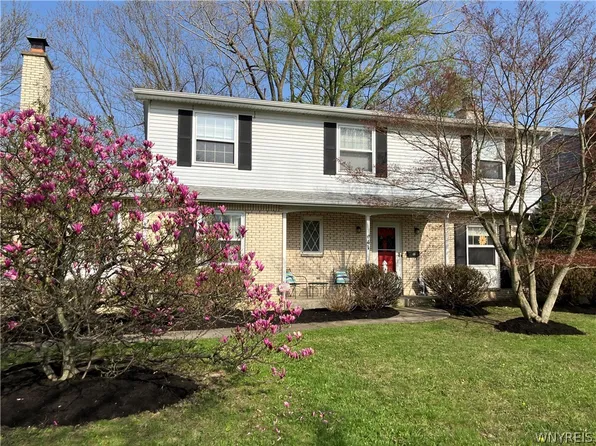41 Kingswaye Dr, Williamsville, NY 14221