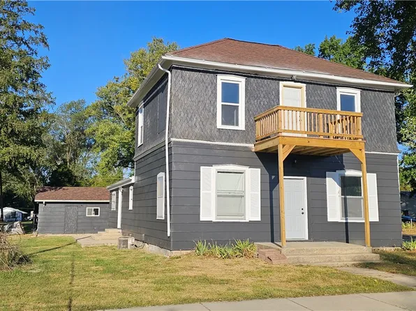 201 S Charles St, Beecher City, IL 62414