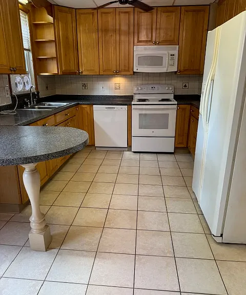 480 Arch St — Photo 5