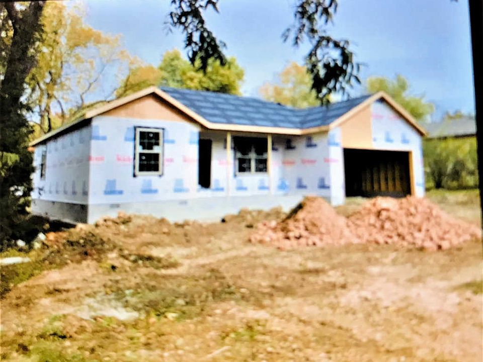 2nd image of 1409 Crow St