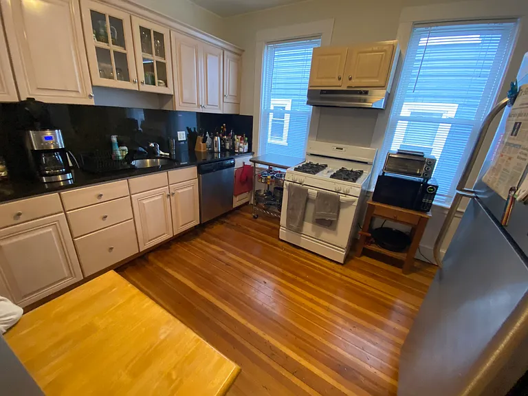 Saint Paul st units — Photo 9