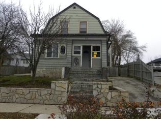 210 Cherry St, Elgin, IL 60120