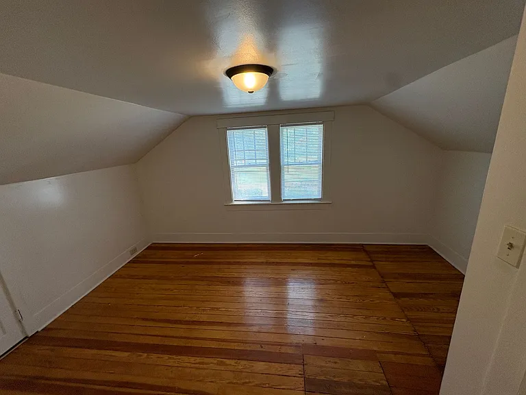 2209 Hawthorne Ave — Photo 33