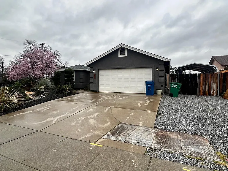 3994 Ethan Ln — Photo 2