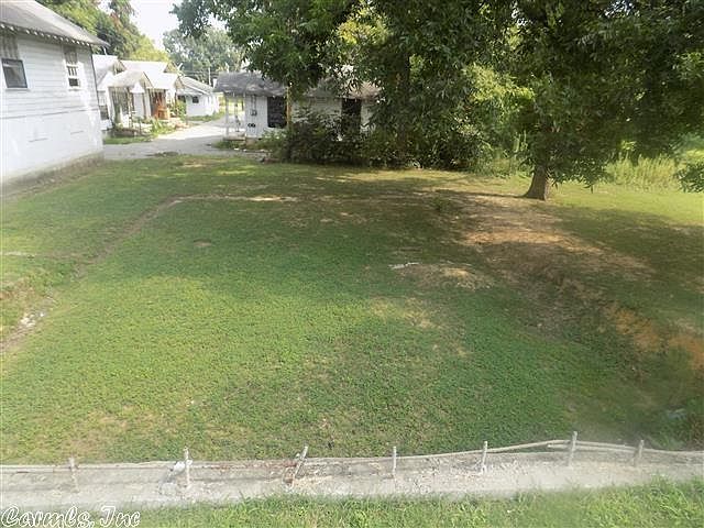 2nd image of 814 W 24th St