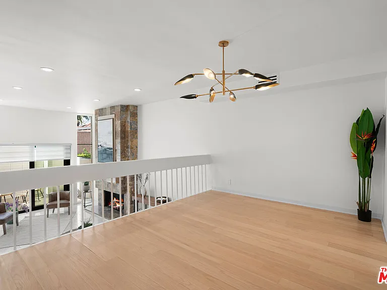 9509 W Olympic Blvd — Photo 12