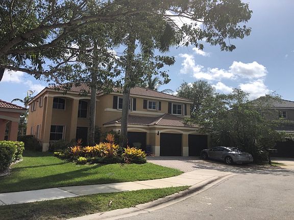 3rd image of 880 Sunflower Cir