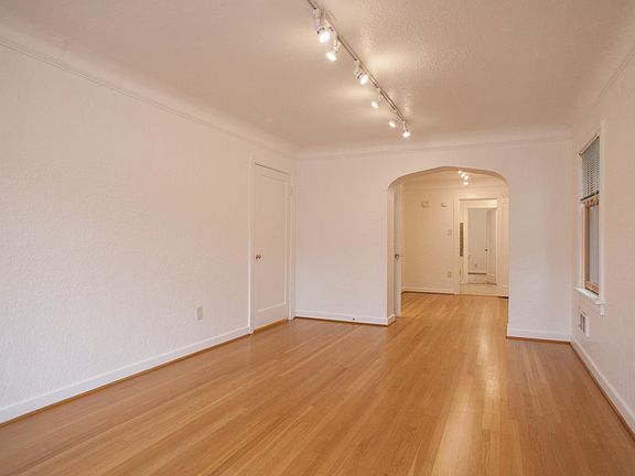 4th image of 725 10th Ave E #1