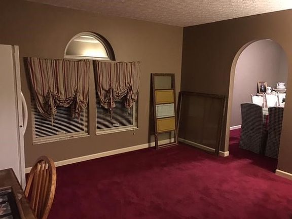 3rd image of 362 Oak Village Dr