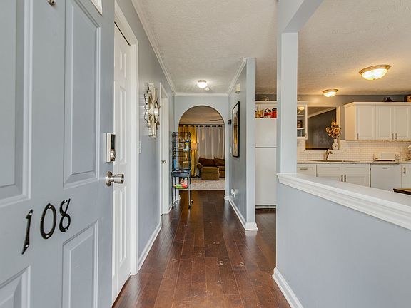5th image of 2120 Lebanon Pike APT 108