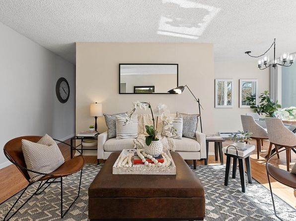 6 Seville Way APT 202