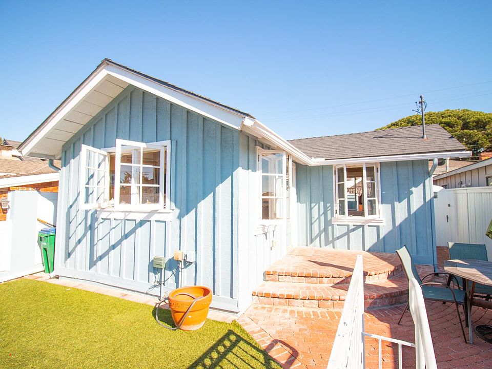 Historic 1929 Glenneyre Cottage