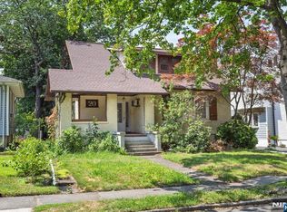 20 Walnut St, Rutherford, NJ 07070