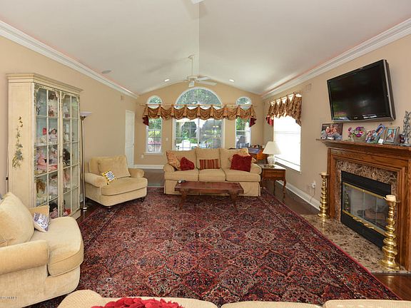 3rd image of 166 Enclave Blvd