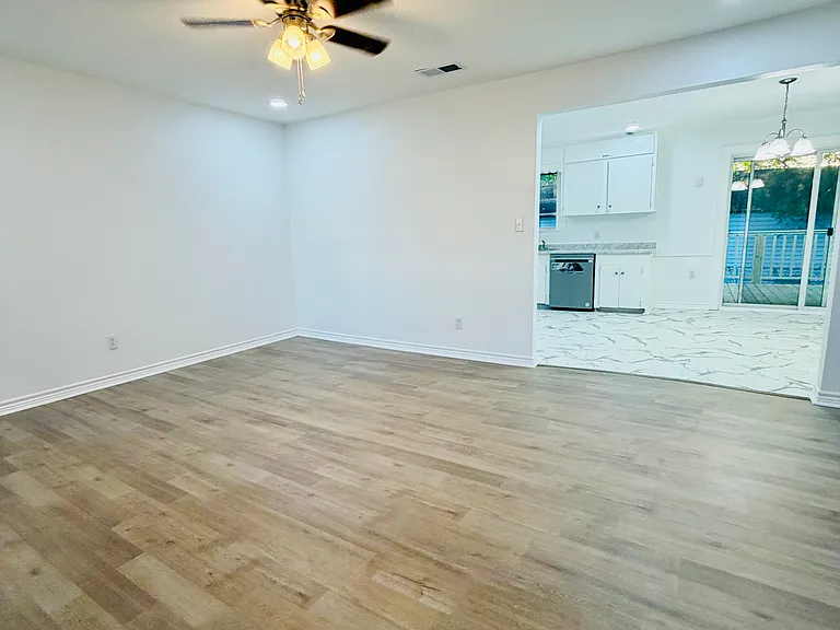 923 California St — Photo 4