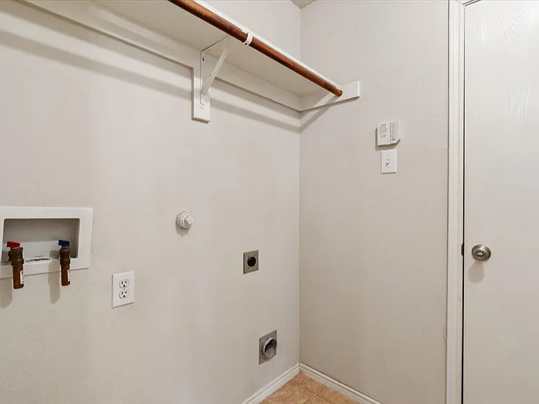 9812 George Washington Dr — Photo 24