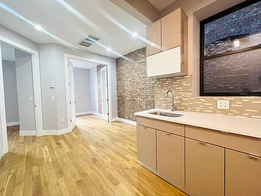 Rented by Pear NYC LLC | media 15