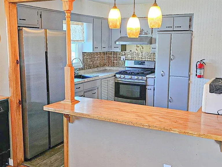 225 Monhagen Ave — Photo 4