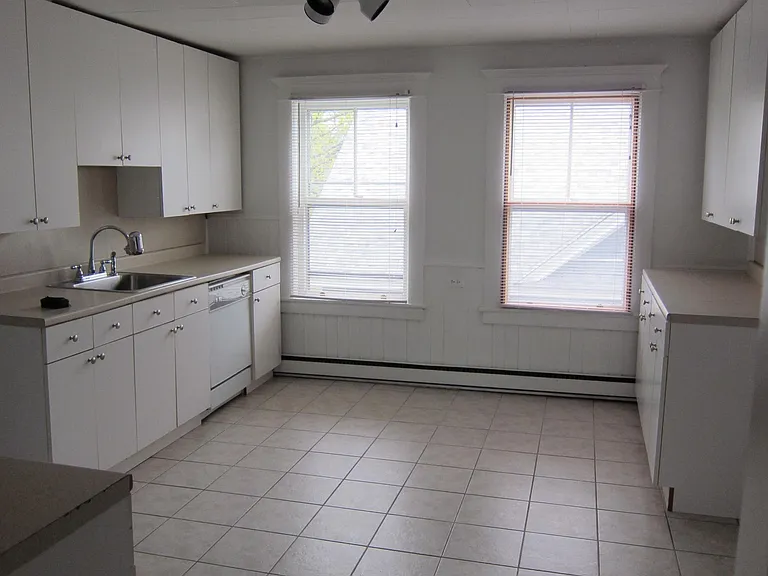 1/2 Hull Ave — Photo 6
