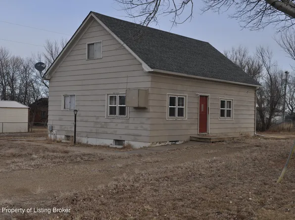 404 4th Ave E, Bison, SD 57620