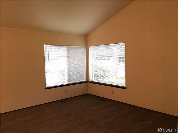 5th image of 711 Cardigan St NW