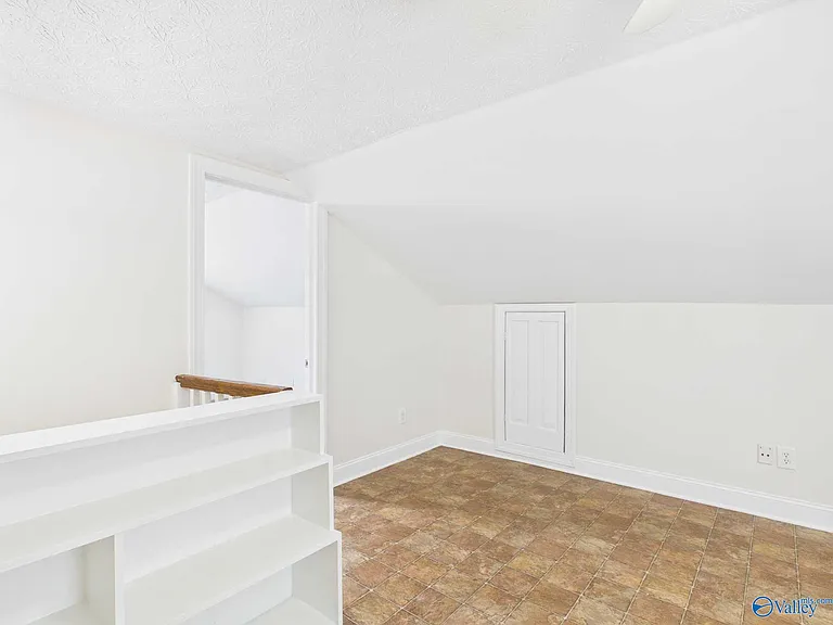 501 Prospect Dr SE — Photo 30