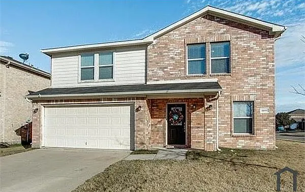 1601 Lionheart Dr — Photo 2