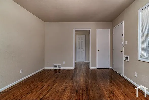 2 bed, 850 sqft, $1,300 — Photo 3