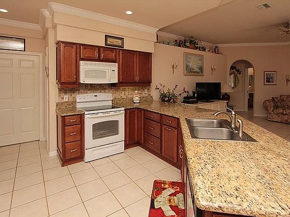 3rd image of 12024 Suave Ln