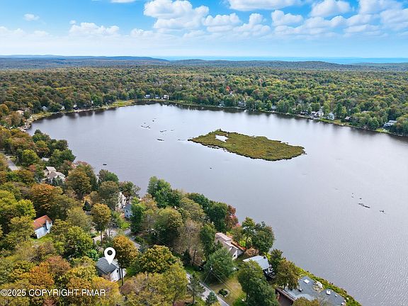 3rd image of 2554 Waterfront Dr
