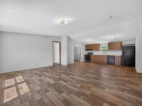 4th image of 105 Hunter St