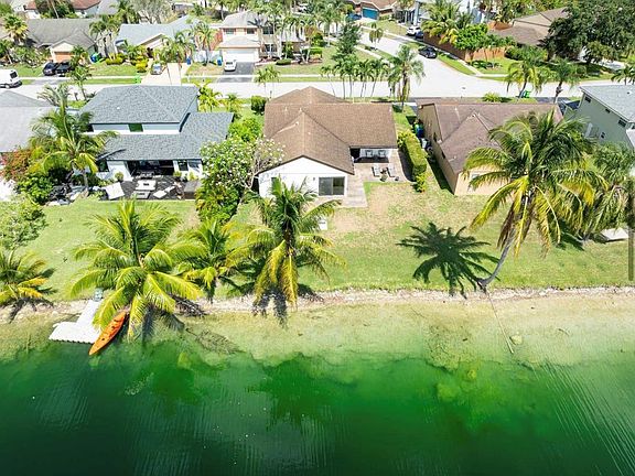 4th image of 1340 SW 151st Avenue