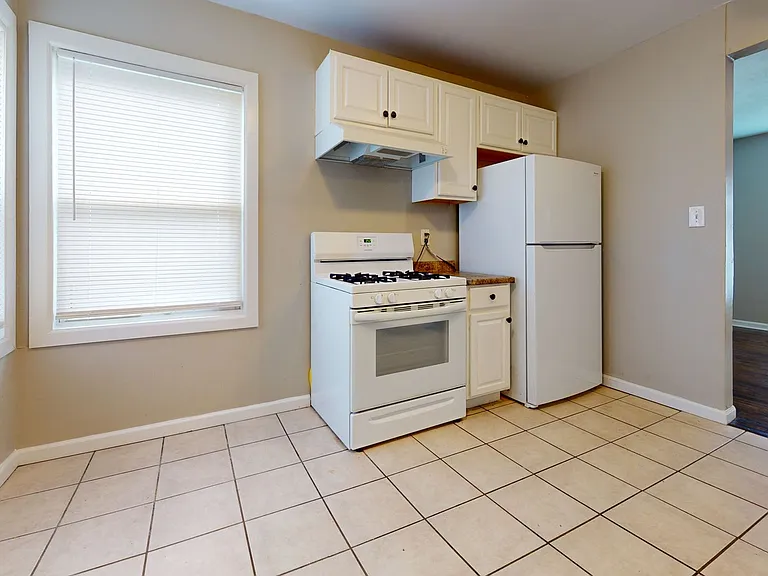 11076 Hudson Ave — Photo 5