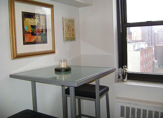 Sold by Warburg | media 4