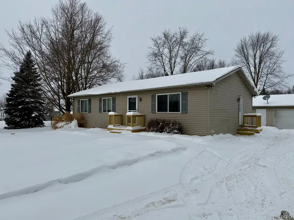 1672 W Oregon St, Lapeer, MI 48446