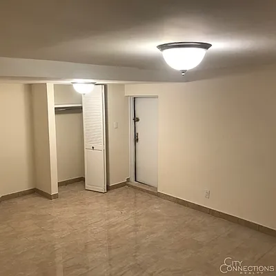 Rented by City Connections Realty | media 27