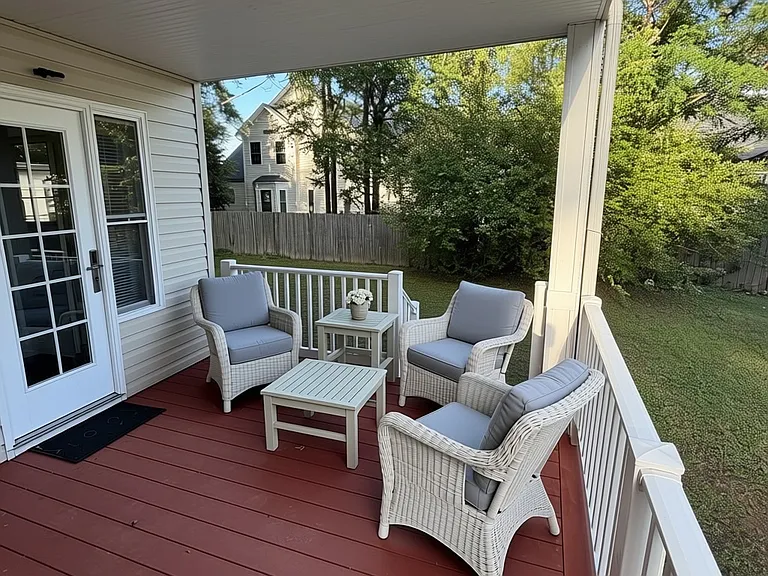 220 Gross Ave — Photo 5
