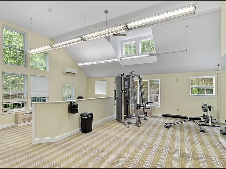 650 Brookside Dr #D — Photo 27